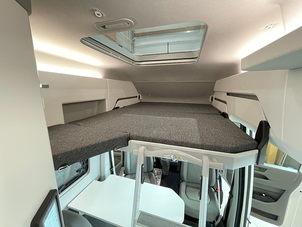 Volkswagen Grand California 600 / Under 6m / Taksäng / Automat / B-kort / E - Volkswagen