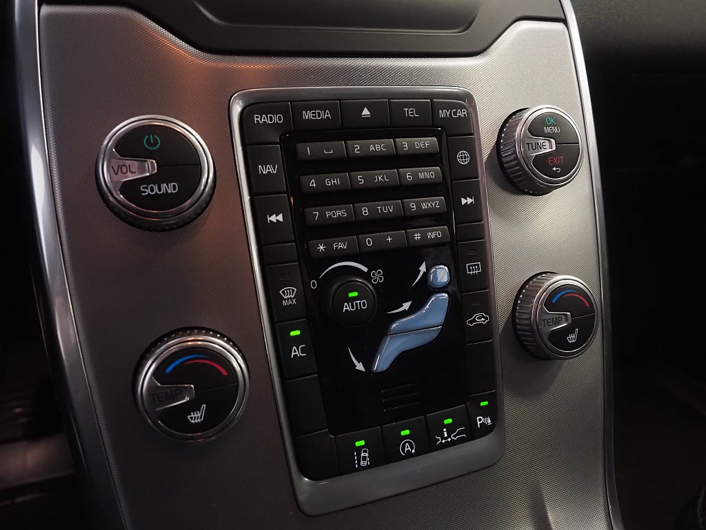 Volvo V70 D4 Classic Momentum D-Värm PDC Adaptiv Farthållare 2016