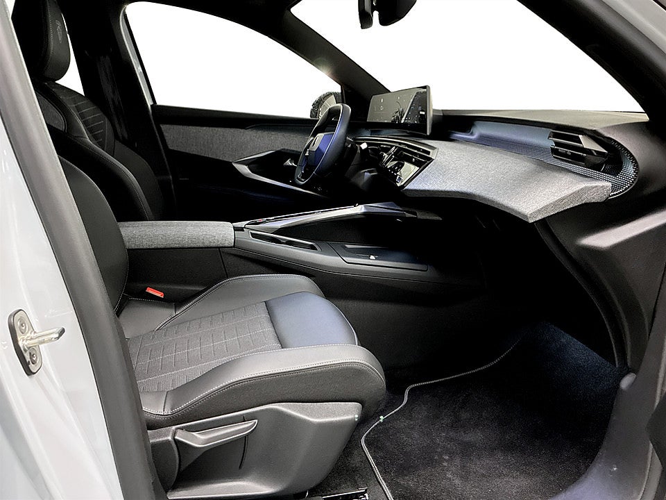 Bild på Peugeot 5008 GT Hybrid 145hk Aut 7-SITS B-KAMERA CARPLAY