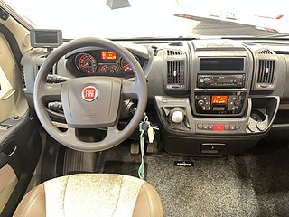 Husbil-halvintegrerad Adria CORAL SUPREME 670 SL 24 av 25