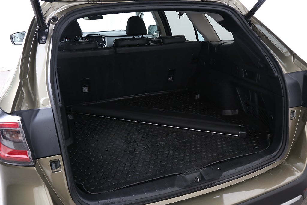 Subaru Outback 2,5i 169hk XFuel Limited AWD Aut Skinn Motorv Drag 2023