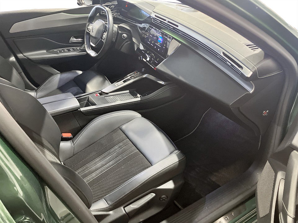 Bild på Peugeot 308 5D GT PHEV 225hk Aut B-KAMERA CARPLAY