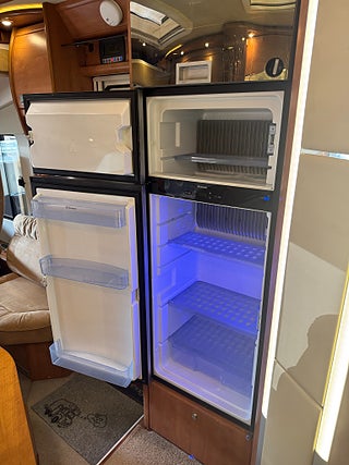 Husbil-integrerad Carthago CHIC E-LINE I 50 (3.0 180HK AUTOMAT) Långbädd, ALDE, 5-bältad! 9 av 22