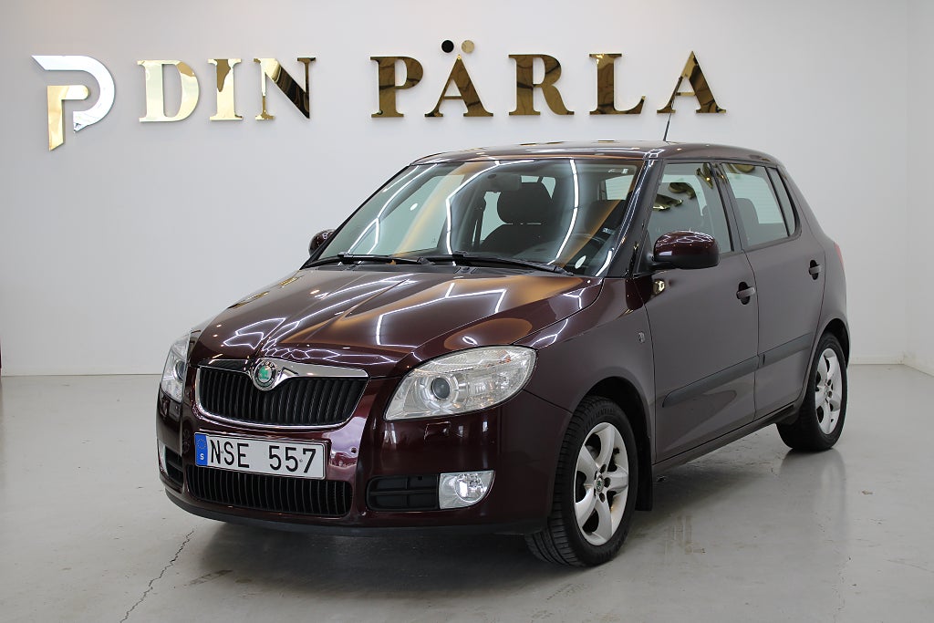 Skoda Fabia 1.2 En ägare Lågmil Nyservad