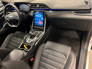 Maxus Euniq 6 70 kWh 360-kamera/Skinn/Panorama/MOMS/SoV-däck