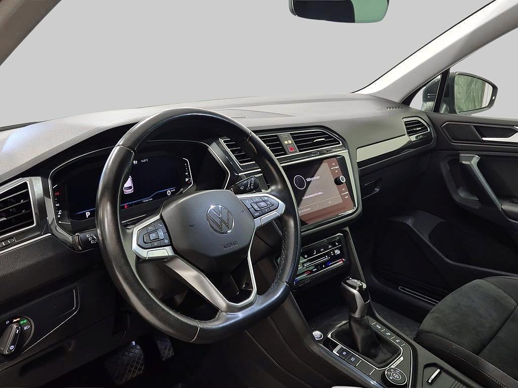 Volkswagen Tiguan Elegance 2.0 TDI 200 hk DSG 4Motion Vhjul Drag Parkv