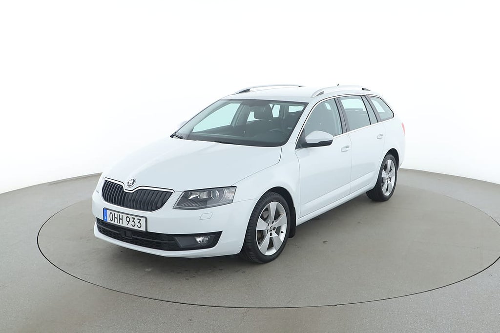 Skoda Octavia Kombi 2.0 TDI Style / Värmare, CarPlay, Dragkrok