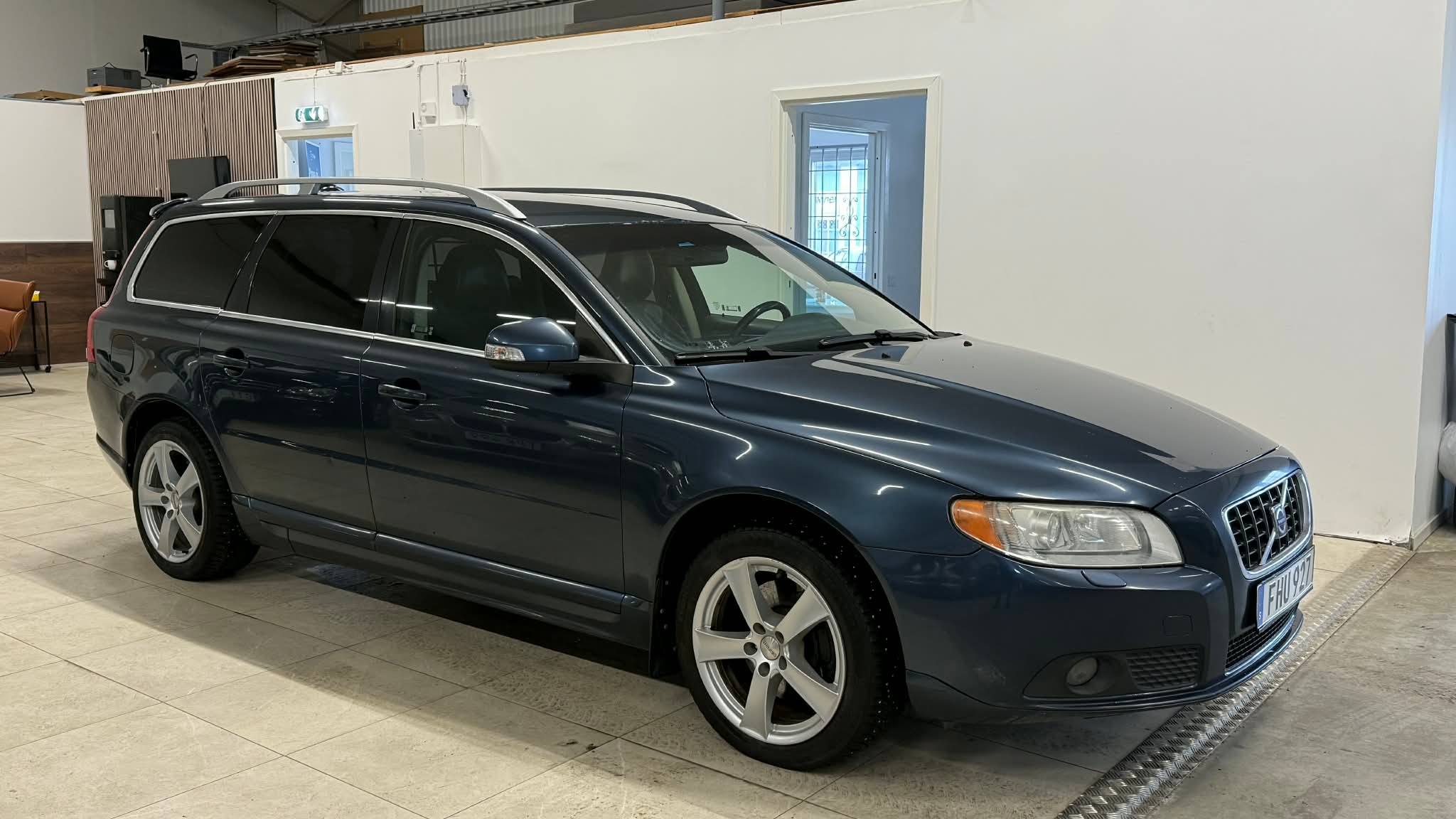 Volvo V70 2008, photo 2/47