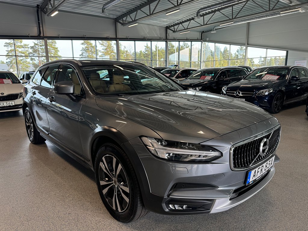 Volvo V90 Cross Country D4 AWD Geartronic Skinn GPS DRAG Momentum 