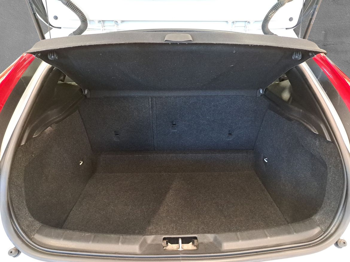 Volvo V40 D2 Your Kinetic 2016, bild 7/10