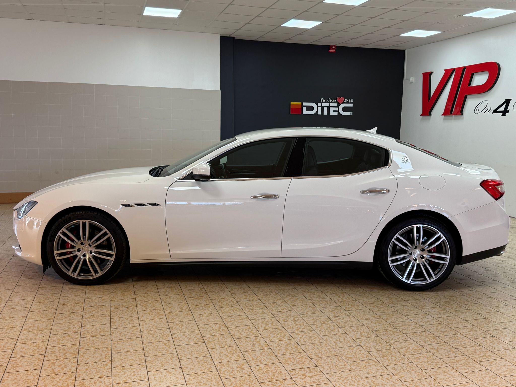 Maserati Ghibli Diesel (275 HK) 2017, bild 3/53