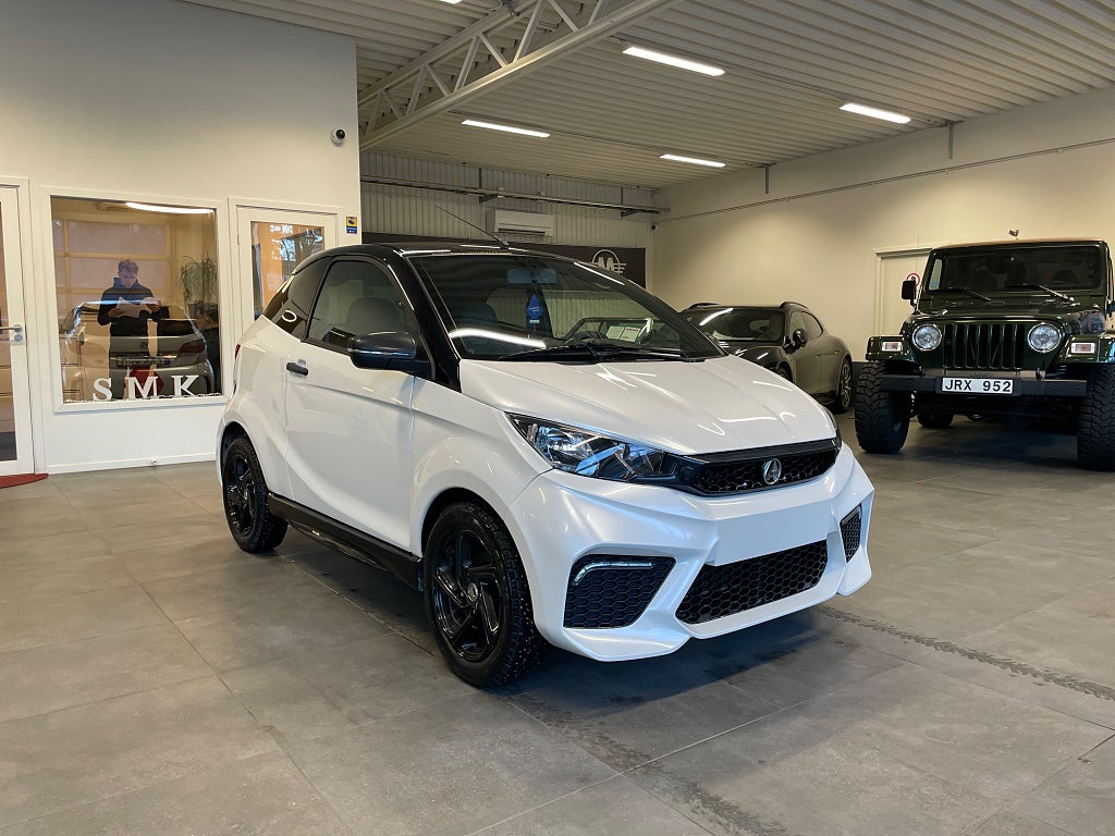 Aixam Coupe GTI ABS-bromsar / Backkamera / Bluetooth / Motorvärmare