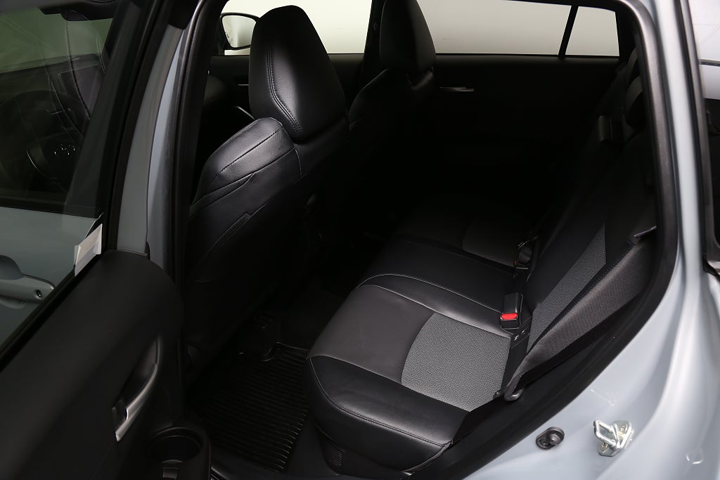 Toyota Corolla Cross Hybrid AWD-i e-CVT 197hk Executive Navi JBL Motorv 2024