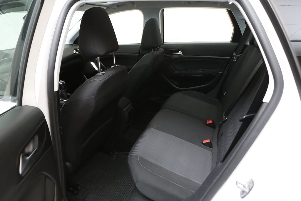 Peugeot 308 1,2 e-THP 110hk Active Kombi Panorama