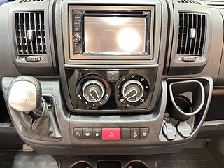 Husbil-halvintegrerad Knaus LIVE TI 650 MF 12 av 24