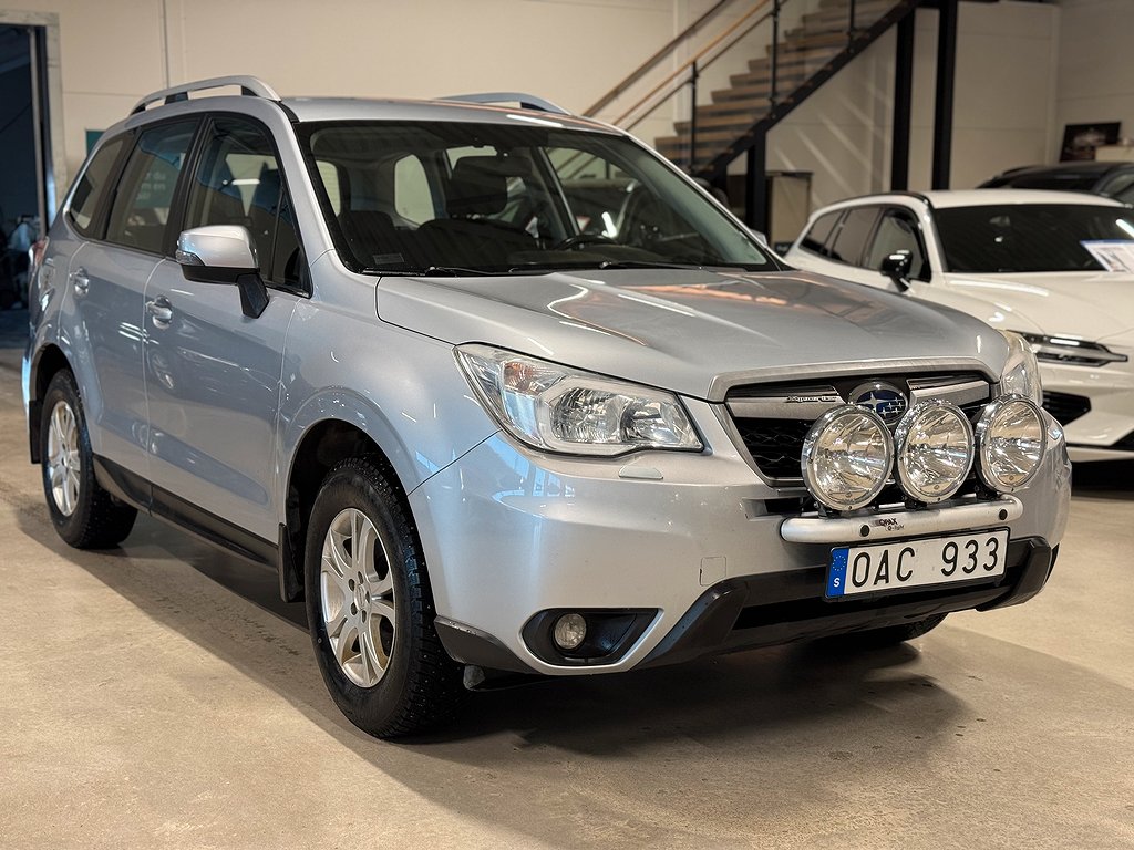 Subaru Forester 2.0 4WD DRAGKROK M-VÄRME KAMERA V-HJUL DUBB 