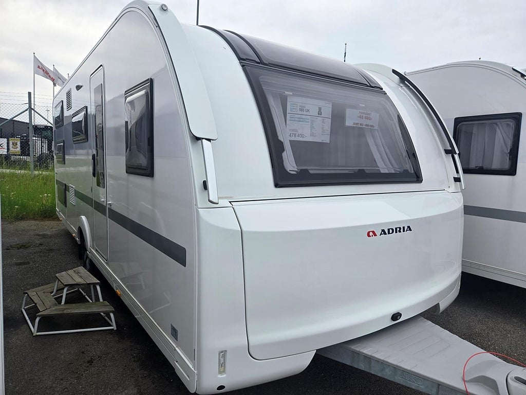 Adria Adora 593 UK Barnkammare