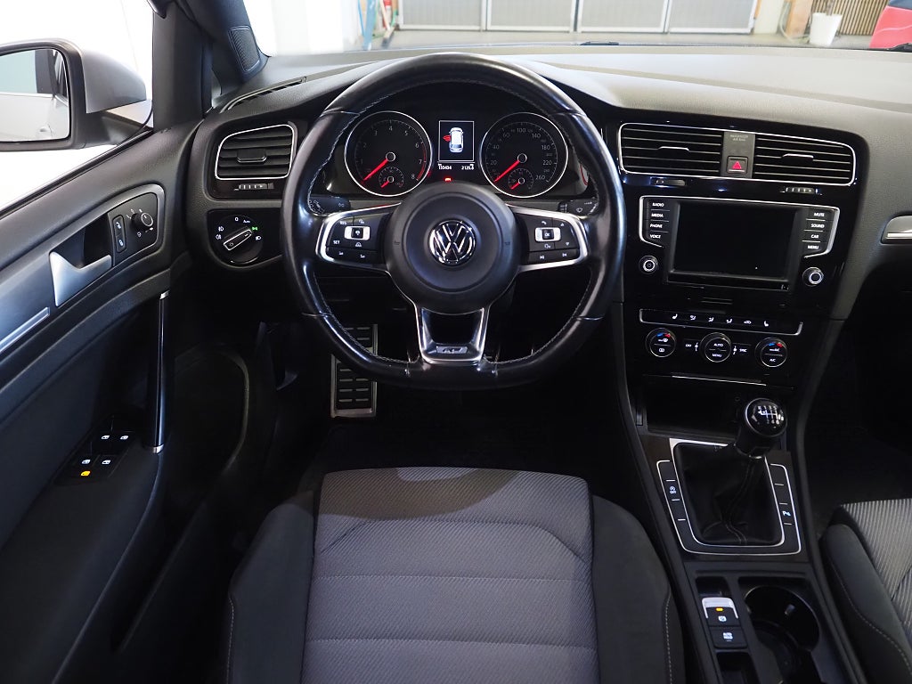 Volkswagen Golf Sportscombi 1.4 TSI 150hk GT R-Line Drag Kamera Pluspkt