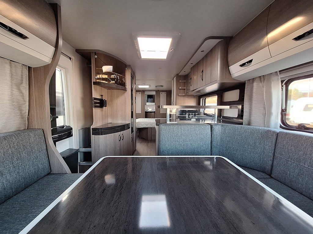 Hobby Prestige 720 WQC Queenbädd, Dusch, Kampanjprodukt!