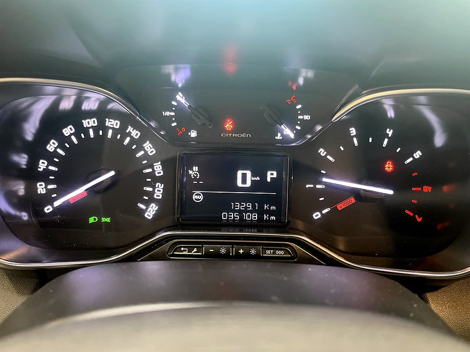 Bild på Citroën C3 Aircross Shine 1.2 PT 130hk Aut CARPLAY BACKSENSORER