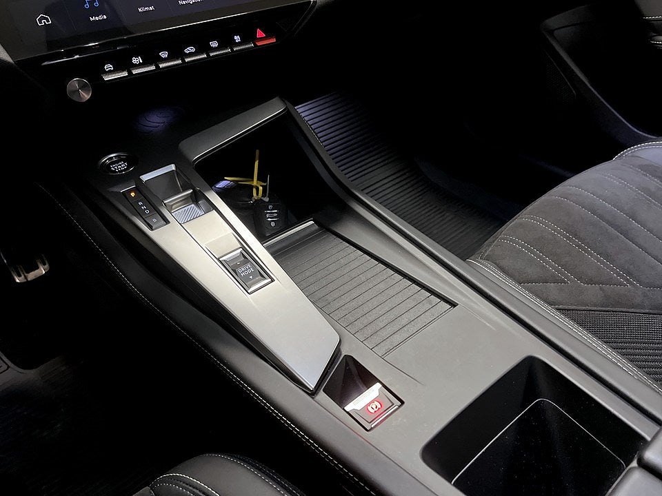 Bild på Peugeot 308 SW GT Hybrid 225hk Aut - DRAG, B-KAMERA