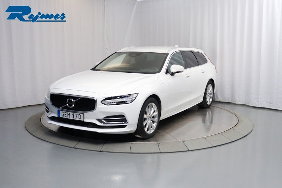 Volvo V90 T8 TE Momentum Edition