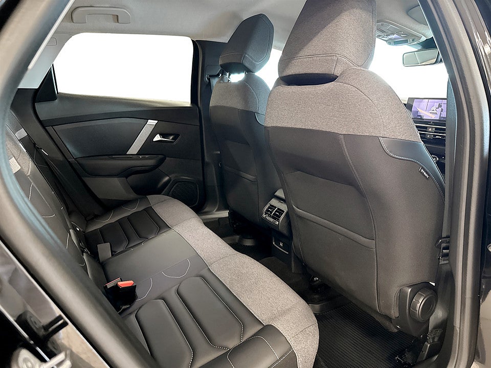 Bild på Citroën C4-X Shine 1.2 PT 130hk Aut B-KAMERA RATTVÄRME CARPLAY