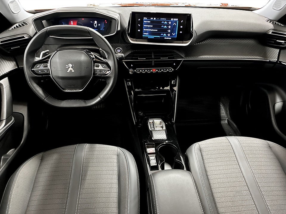 Bild på Peugeot 2008 Allure Pack 1.2 PT 130hk Aut B-KAMERA CARPLAY