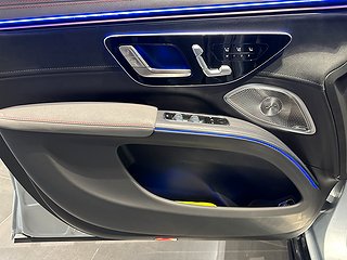 SUV Mercedes-Benz EQS 12 av 18