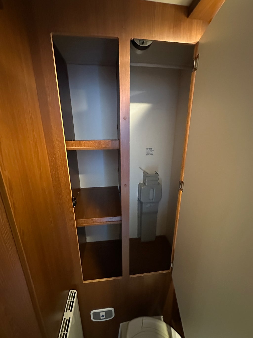 Rapido 7065 F Automat Alde taksäng Låga sängar toa bak thumbnail