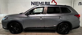 Mitsubishi Outlander 4WD 7-sits Onyx Pano 360° Drag S/V-hjul