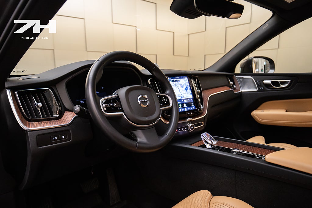 Volvo XC60 T6 Plug-In AWD Plus Bright Edition / Luftfjädring / B&W
