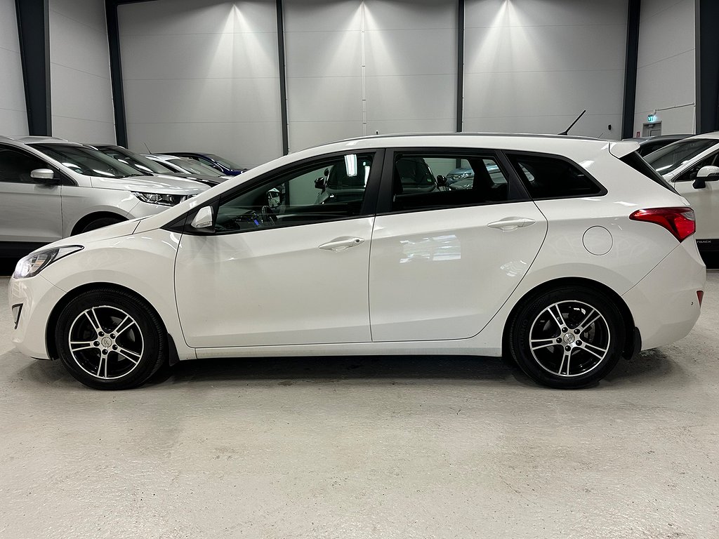 Hyundai i30 KOMBI 1.6 CRDI BUSINESS 110HK DRAG MVÄRM 2 BRUK