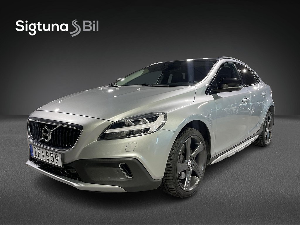 Volvo V40 Cross Country T4 Summum / PANO / VOC / KEYLESS