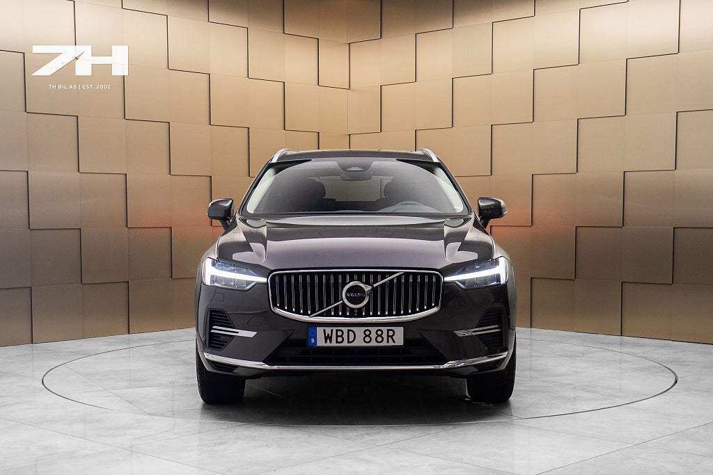 Volvo XC60 Recharge T6 AWD Core Pano Drag Pilot Assist Kamera
