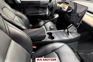 Sedan Tesla Model 3 26 av 27