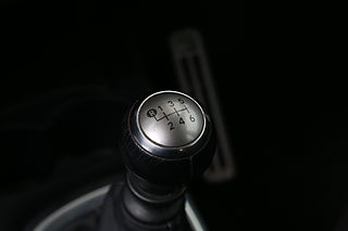 Halvkombi Toyota Yaris 22 av 24