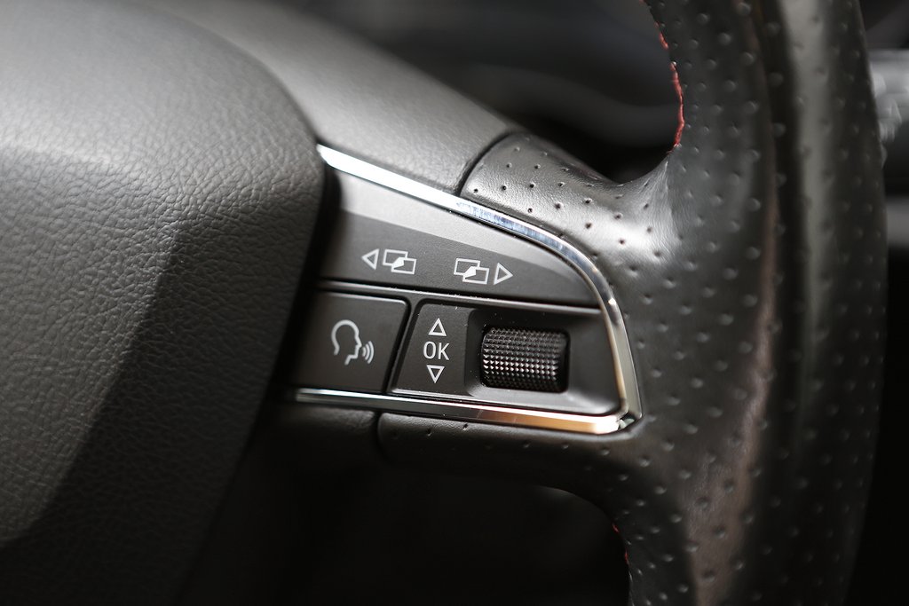 Seat Leon ST 2,0 TDI 150hk 4Drive FR Panorama Kamera Drag 2016