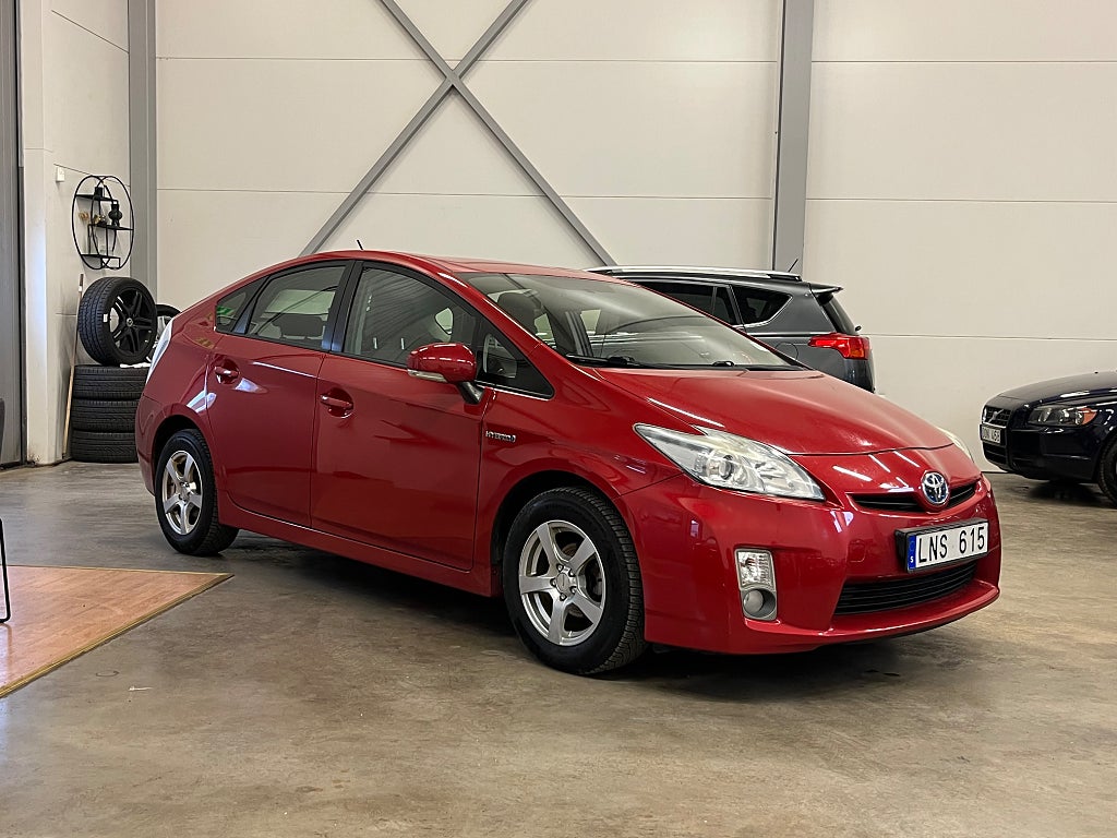 Toyota Prius Hybrid CVT CarPlay GPS Keyless 136hk