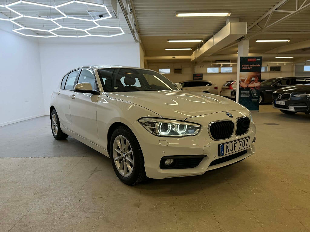 BMW 118 d 5-dörrars Steptronic Advantage Dragkrok Navi Sensorer