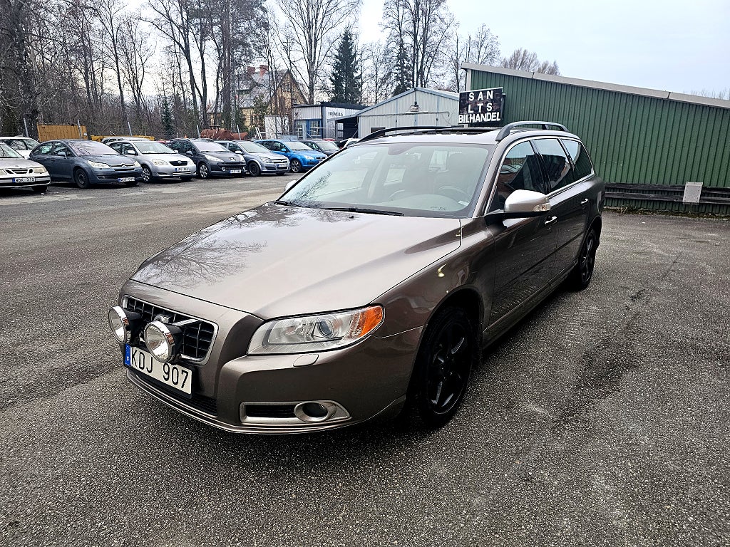 Volvo V70 2.4D Geartronic Momentum Ny kamrem Ny besiktat Taklucka 