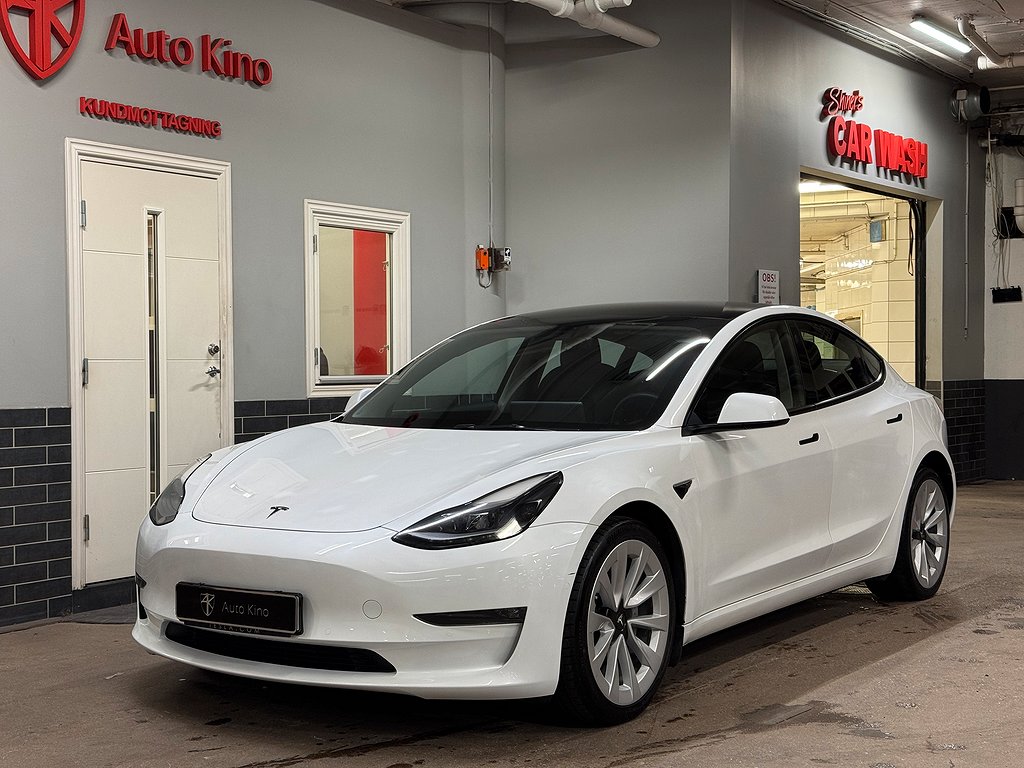 Tesla Model 3 Long Range AWD Vinterdäck Dragkrok 