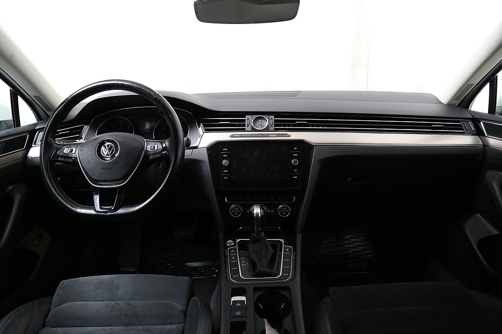 Volkswagen Passat 2,0 TDI 190hk DSG Executive Sportscombi Värmare Drag 2019