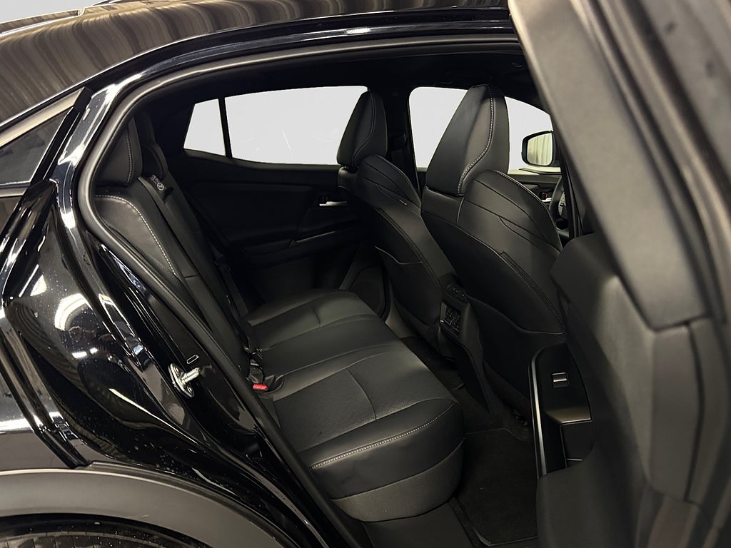 Subaru Uncharted Touring 77 kWh AWD 20" Harman/Kardon Navi 360 Kamera bild 22