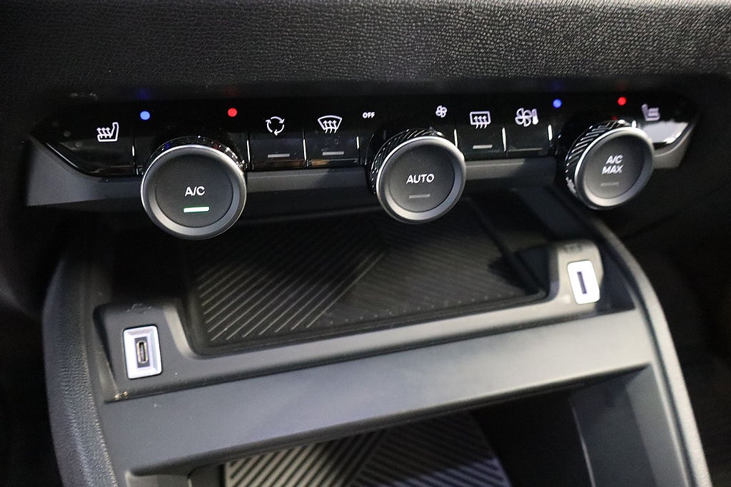 Bild på Citroën C4 Shine 1.2 PT 130hk Aut - B-KAMERA, CARPLAY, NAV