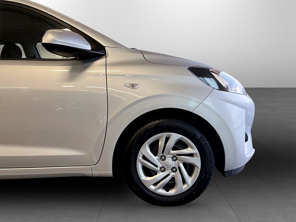 Bild på Hyundai i10 Essential 1.0 67hk RATTVÄRME