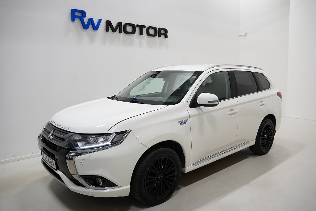 Mitsubishi Outlander PHEV 4WD 203hk Comfort B-kamera Dragkrok P-sensorer BT