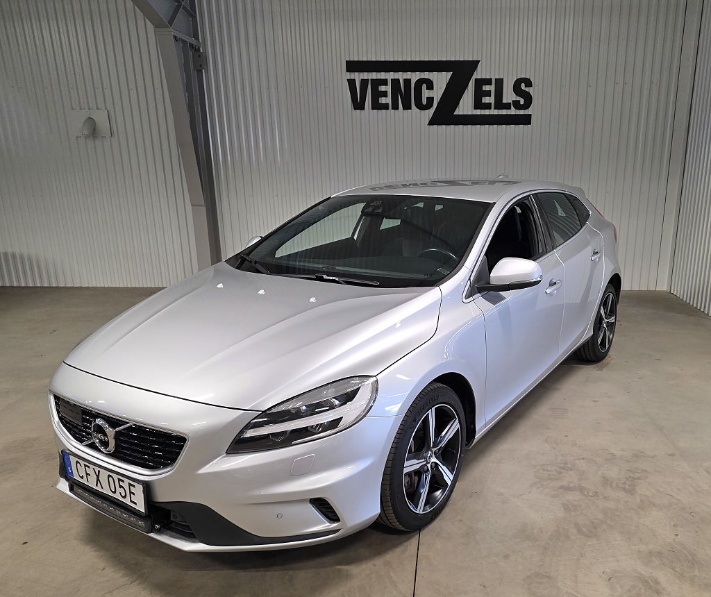 Volvo V40 D3 Aut R-Design  Backkamera GPS Värmare VOC Mycket fin