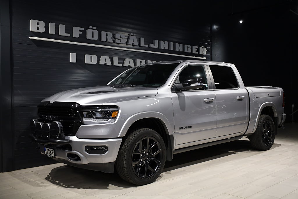 Dodge RAM 1500 Laramie Night Crew Cab 5.7 V8 HEMI 4x4 395hk B-värmare