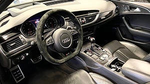 Audi RS6 har en V8-motor på 560 hästkrafter. 